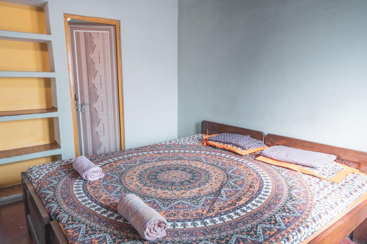 ורנאסי Vishnu Rest House מראה חיצוני תמונה