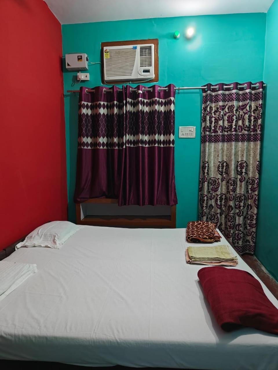 ורנאסי Vishnu Rest House מראה חיצוני תמונה