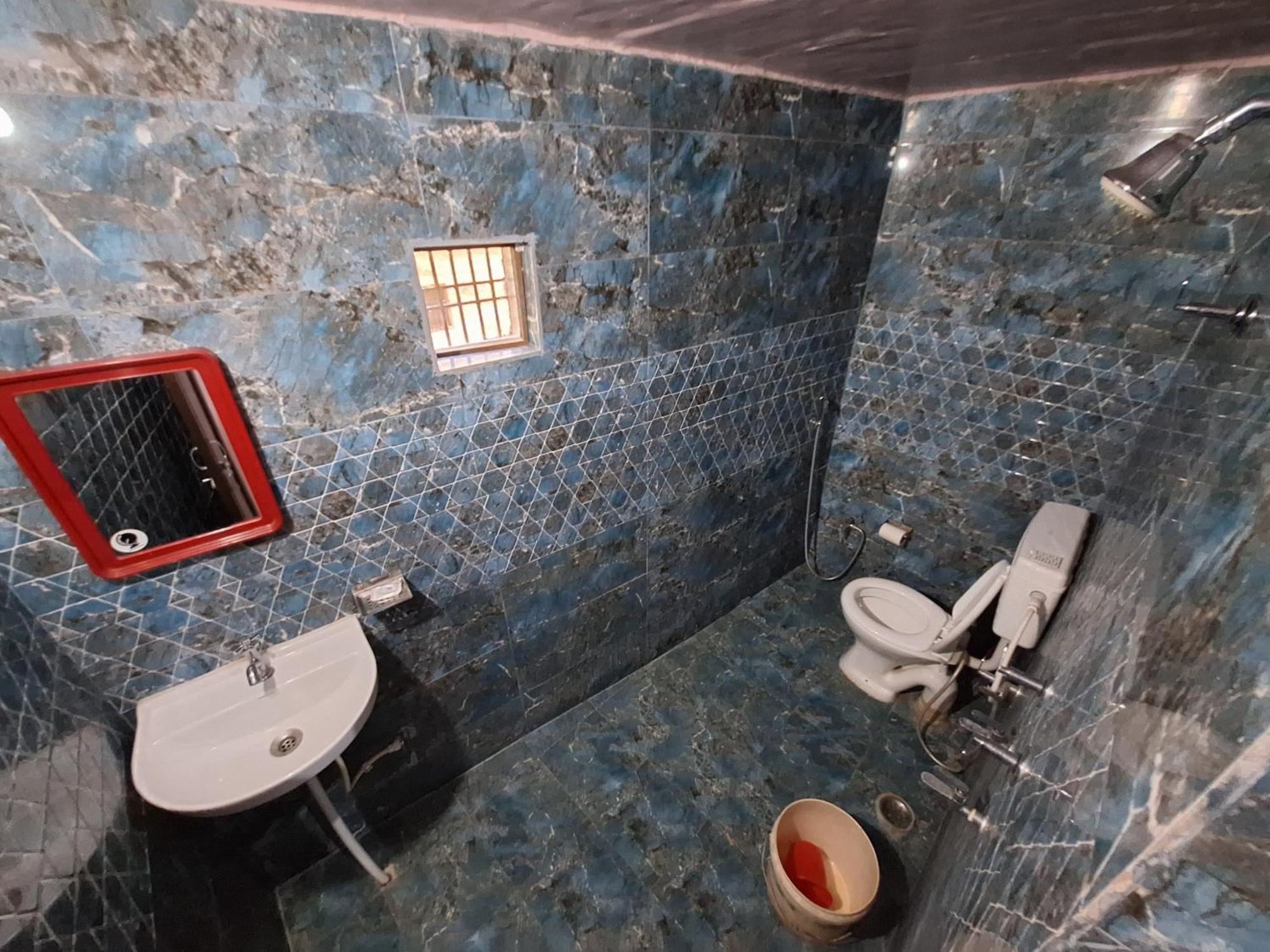 ורנאסי Vishnu Rest House מראה חיצוני תמונה
